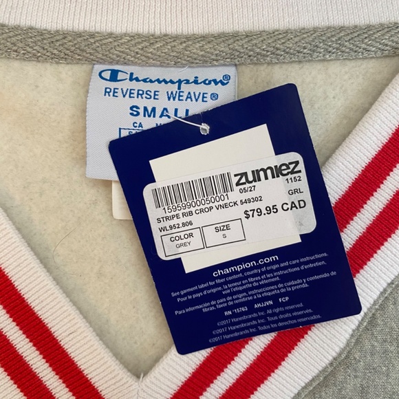 Champion V-neck Reverse Weave Grey Cropped Sweatshirt - Picture 6 of 6